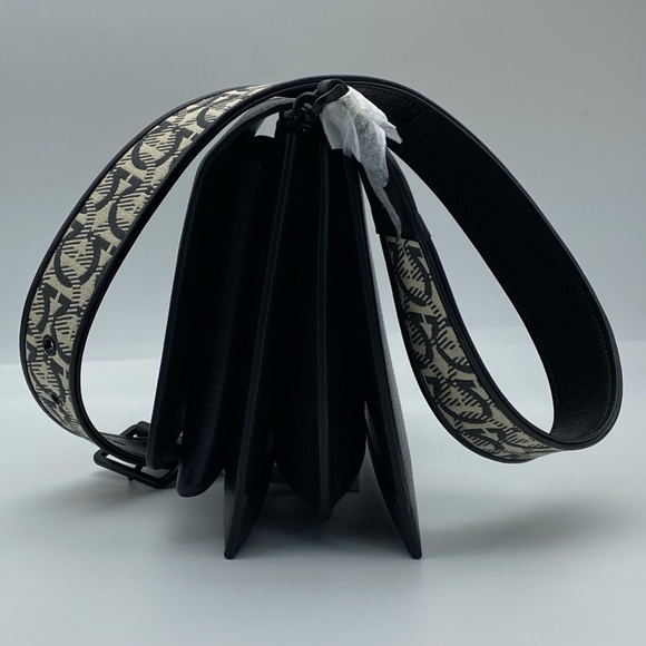 Salvatore Ferragamo Trifolio shoulder bag - Picture 12 of 16